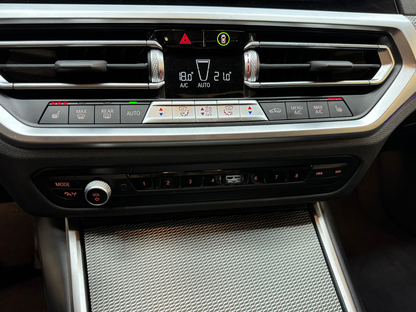 BMW 3-serie 320e M Sport Panorama|Memory|Camera|Sfeer|CarPlay