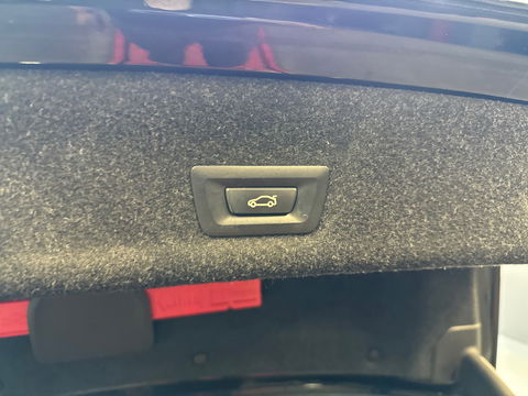 BMW 3-serie 320e M Sport Panorama|Memory|Camera|Sfeer|CarPlay