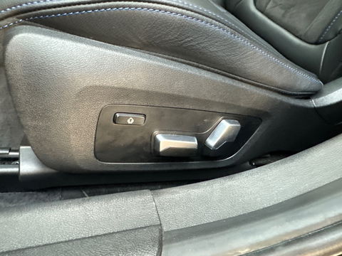 BMW 3-serie 320e M Sport Panorama|Memory|Camera|Sfeer|CarPlay