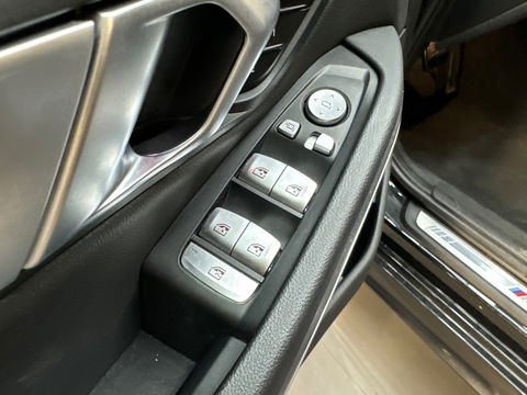 BMW 3-serie 320e M Sport Panorama|Memory|Camera|Sfeer|CarPlay