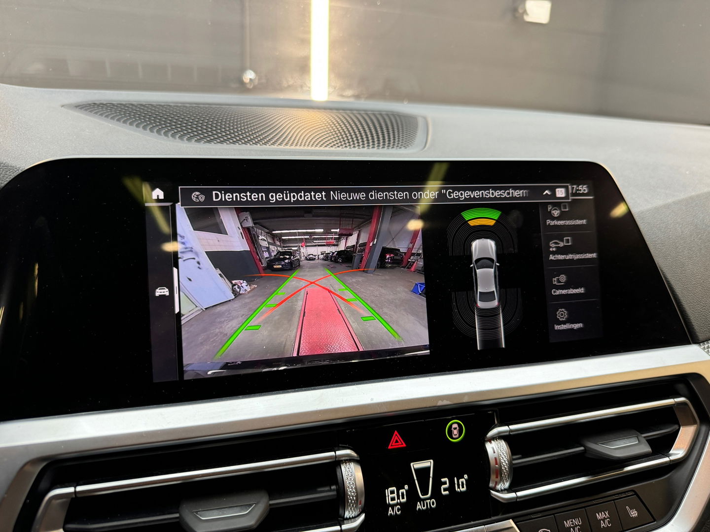 BMW 3-serie 320e M Sport Panorama|Memory|Camera|Sfeer|CarPlay