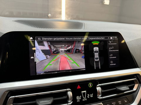 BMW 3-serie 320e M Sport Panorama|Memory|Camera|Sfeer|CarPlay