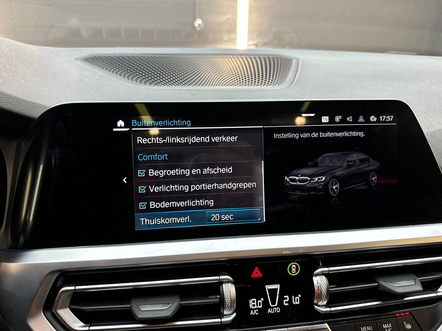 BMW 3-serie 320e M Sport Panorama|Memory|Camera|Sfeer|CarPlay