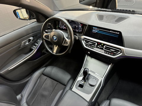 BMW 3-serie 320e M Sport Panorama|Memory|Camera|Sfeer|CarPlay