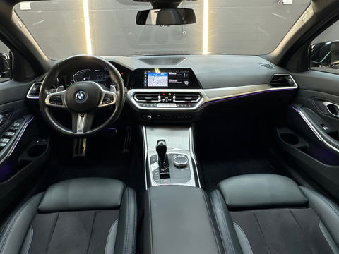 BMW 3-serie 320e M Sport Panorama|Memory|Camera|Sfeer|CarPlay