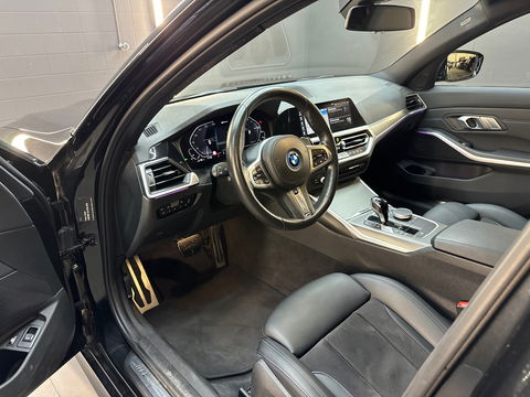 BMW 3-serie 320e M Sport Panorama|Memory|Camera|Sfeer|CarPlay