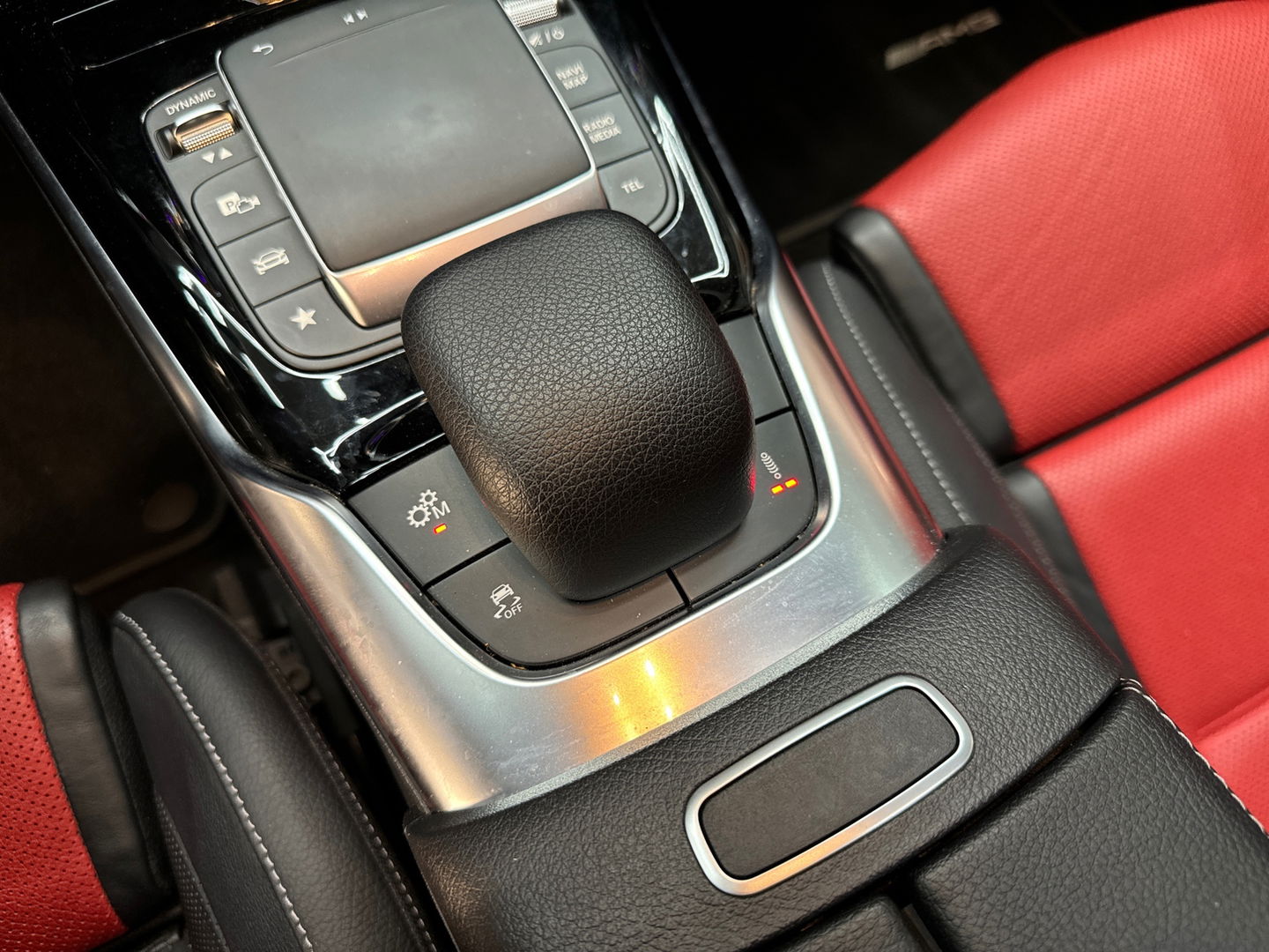 Mercedes-Benz A-Klasse AMG 35 4MATIC Pano|Kuip|Burmester|HuD