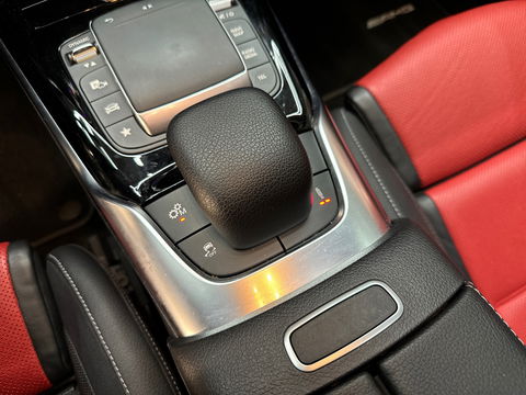 Mercedes-Benz A-Klasse AMG 35 4MATIC Pano|Kuip|Burmester|HuD