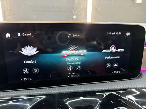 Mercedes-Benz A-Klasse AMG 35 4MATIC Pano|Kuip|Burmester|HuD