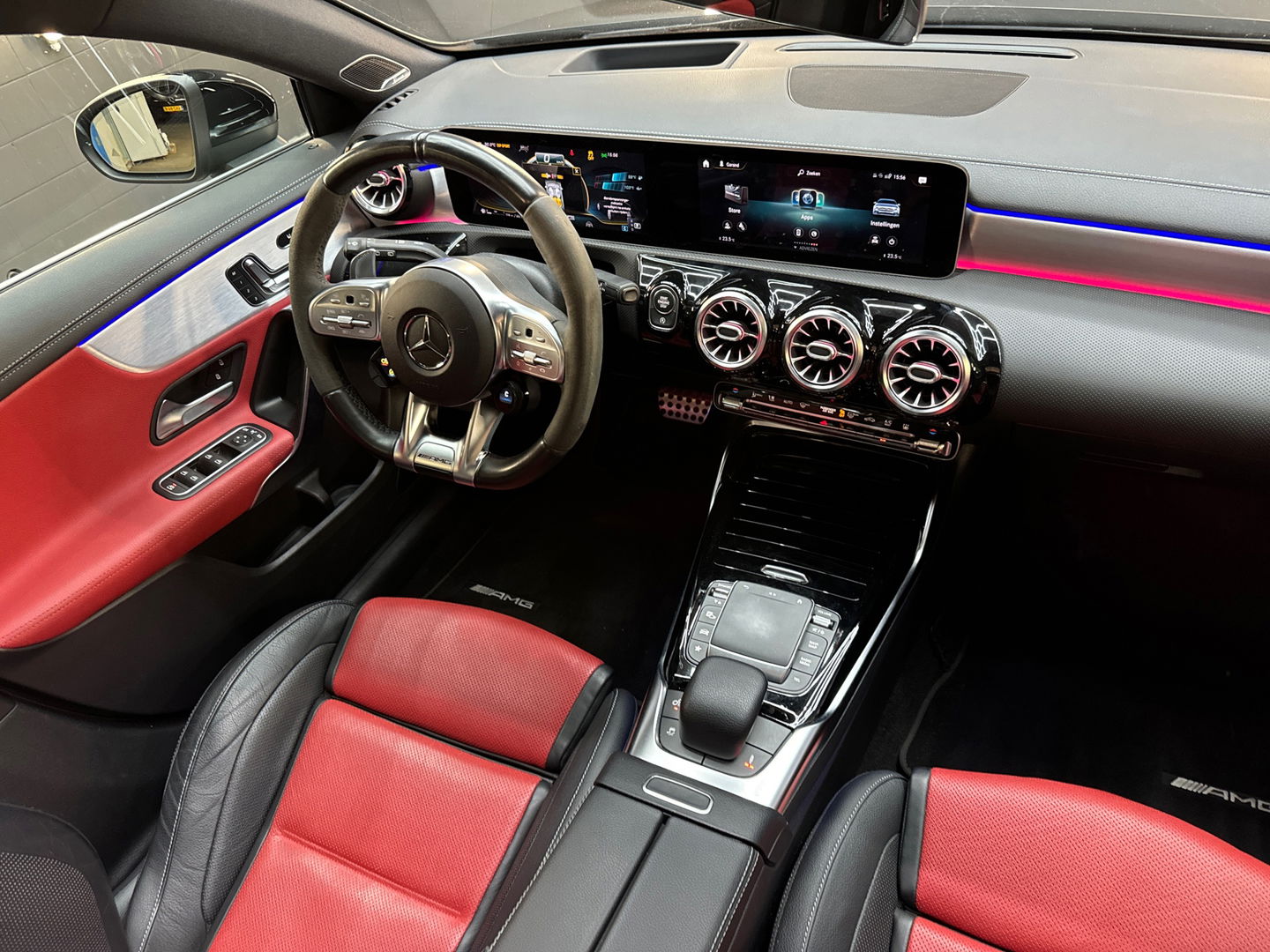 Mercedes-Benz A-Klasse AMG 35 4MATIC Pano|Kuip|Burmester|HuD