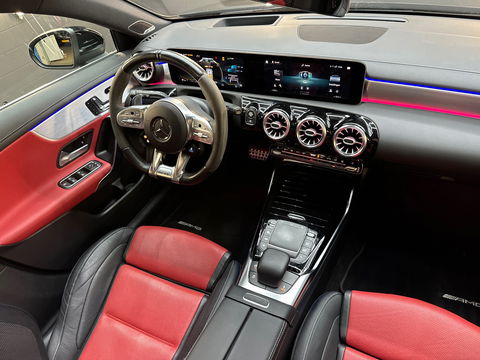Mercedes-Benz A-Klasse AMG 35 4MATIC Pano|Kuip|Burmester|HuD