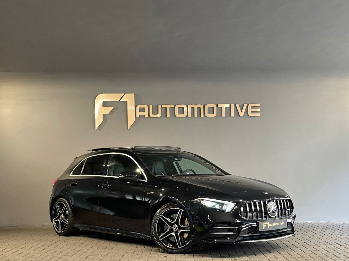 Mercedes-Benz A-Klasse AMG 35 4MATIC Pano|Kuip|Burmester|HuD