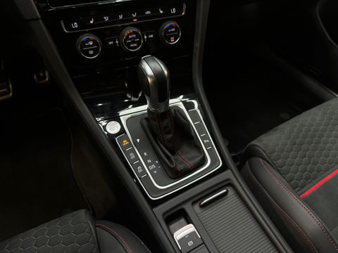 Volkswagen Golf 2.0 TSI GTI Performance Pano|Keyles|DCC|Sfeer