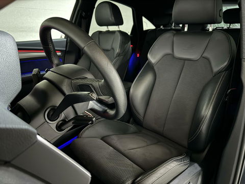 Audi Q5 Sportback 55 TFSI e BlackEdition S-Line Luchtvering Sfeer. Carplay