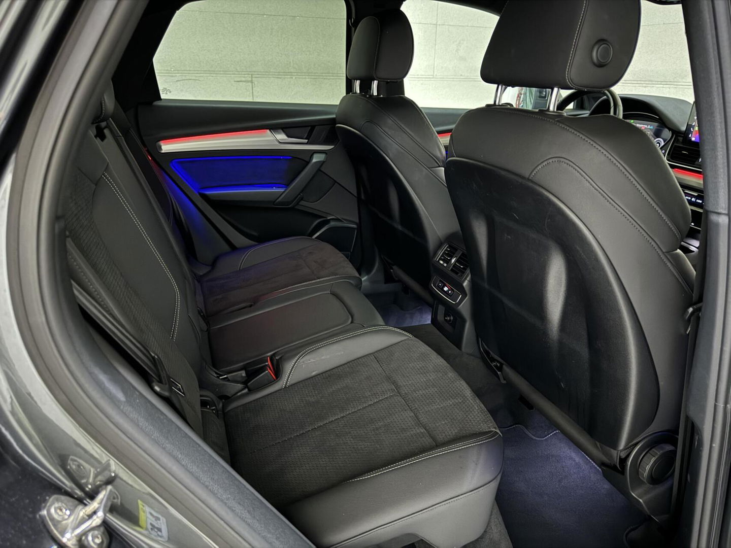 Audi Q5 Sportback 55 TFSI e BlackEdition S-Line Luchtvering Sfeer. Carplay