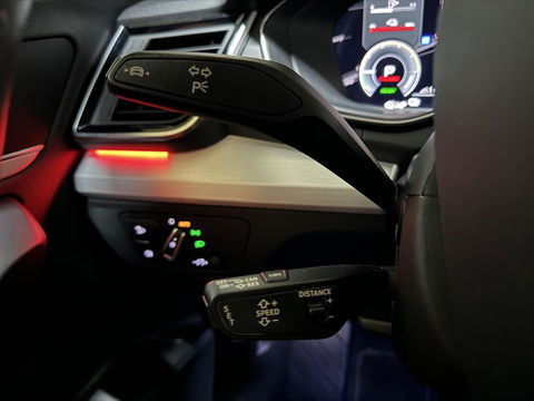 Audi Q5 Sportback 55 TFSI e BlackEdition S-Line Luchtvering Sfeer. Carplay
