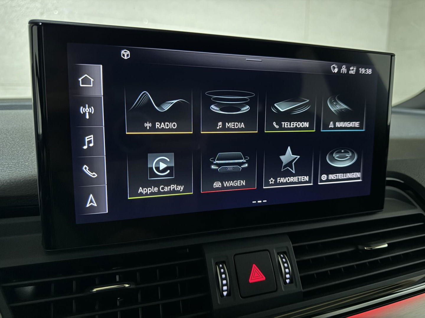 Audi Q5 Sportback 55 TFSI e BlackEdition S-Line Luchtvering Sfeer. Carplay