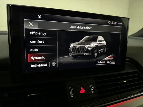 Audi Q5 Sportback 55 TFSI e BlackEdition S-Line Luchtvering Sfeer. Carplay