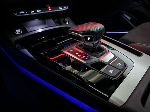 Audi Q5 Sportback 55 TFSI e BlackEdition S-Line Luchtvering Sfeer. Carplay
