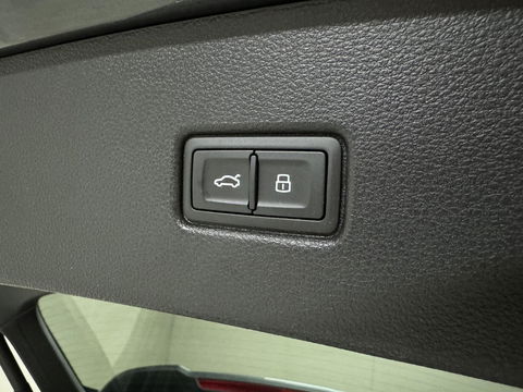 Audi Q5 Sportback 55 TFSI e BlackEdition S-Line Luchtvering Sfeer. Carplay