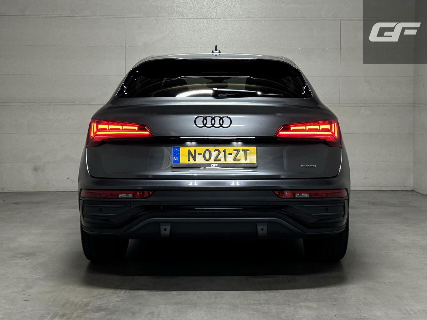 Audi Q5 Sportback 55 TFSI e BlackEdition S-Line Luchtvering Sfeer. Carplay