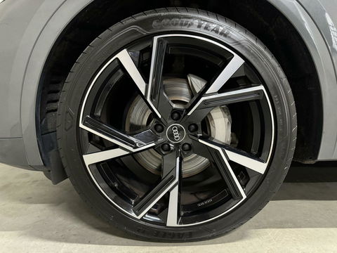Audi Q5 Sportback 55 TFSI e BlackEdition S-Line Luchtvering Sfeer. Carplay
