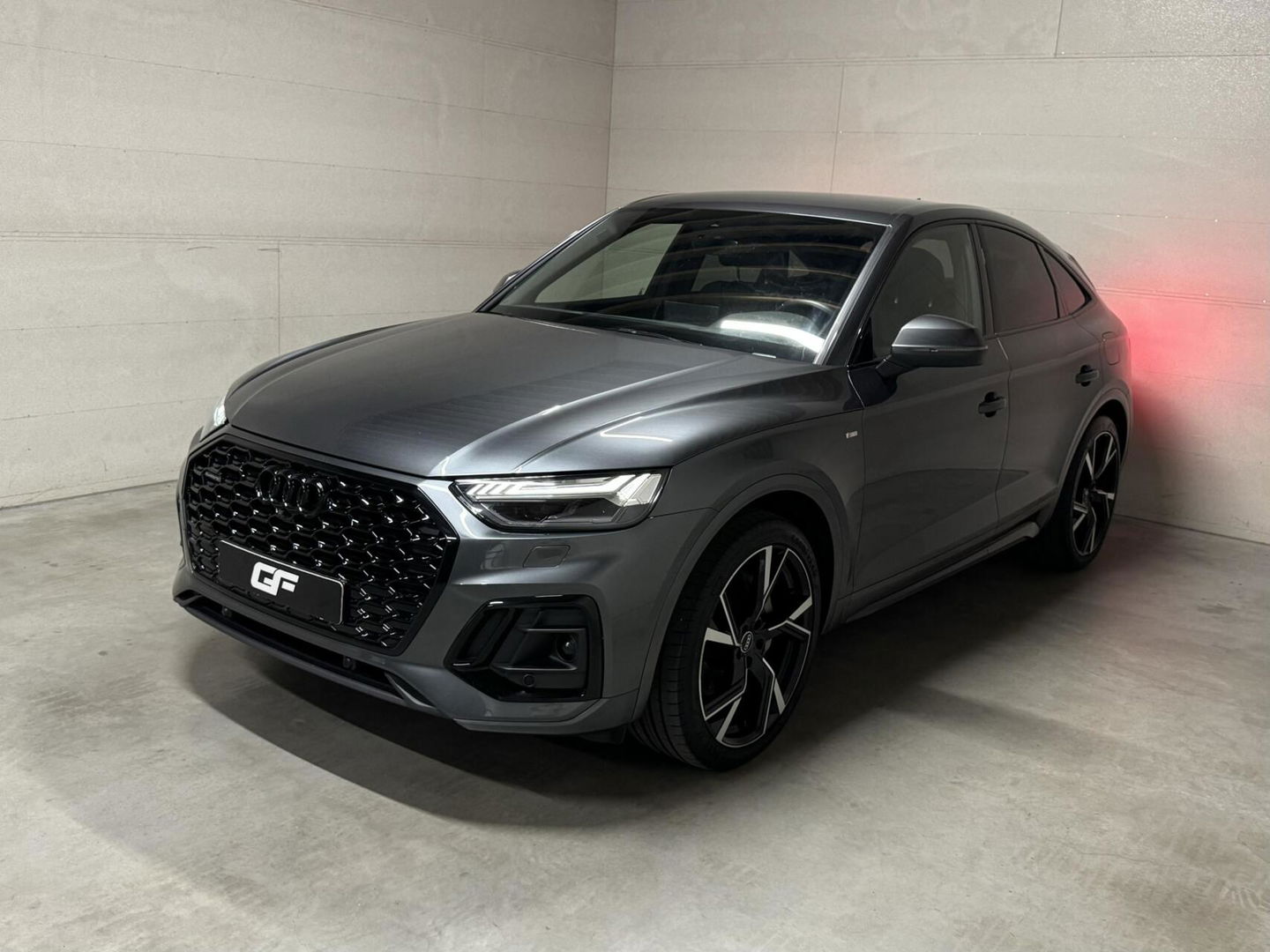 Audi Q5 Sportback 55 TFSI e BlackEdition S-Line Luchtvering Sfeer. Carplay