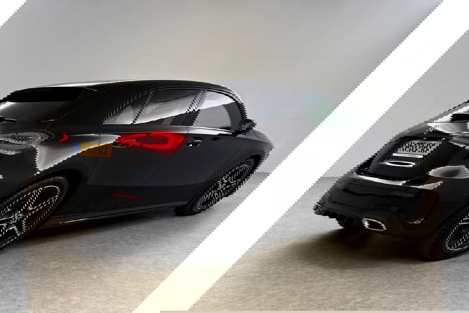 Mercedes-Benz A-Klasse 180 AMG Sfeer Virtual Clima Cruise Camera Navi LED PDC 18"LMV