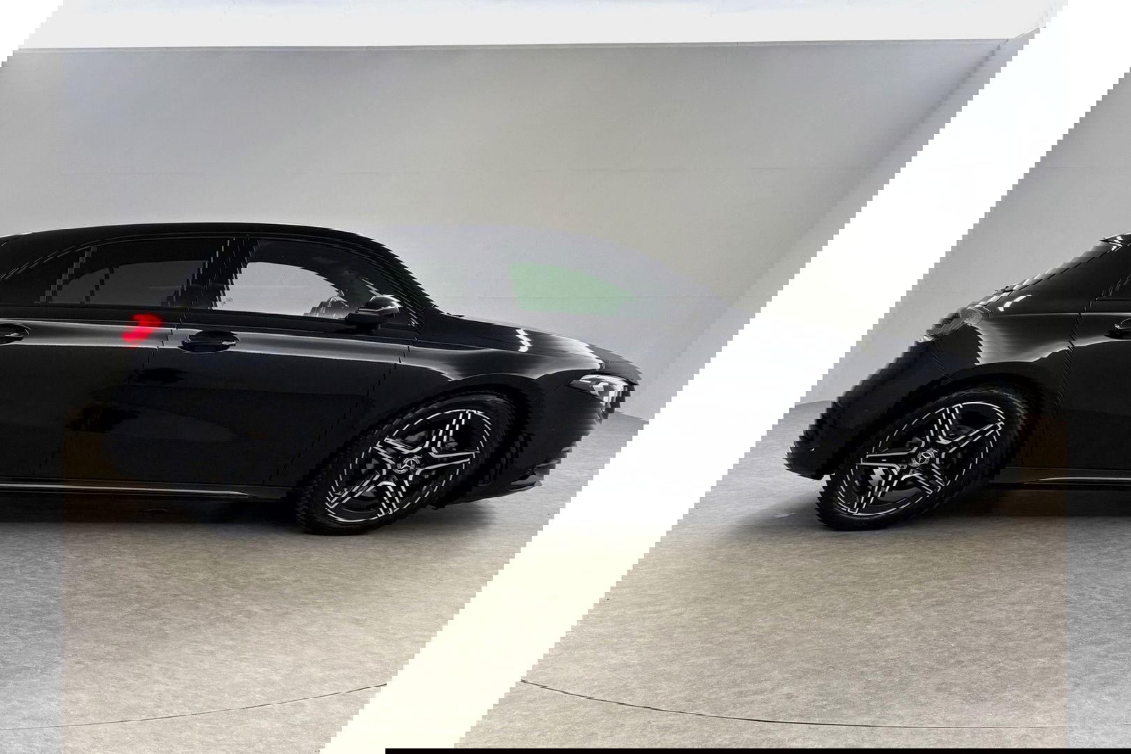 Mercedes-Benz A-Klasse 180 AMG Sfeer Virtual Clima Cruise Camera Navi LED PDC 18"LMV