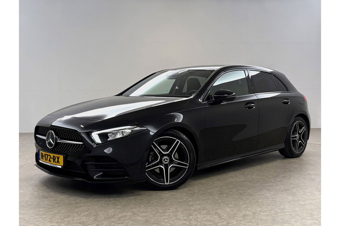 Mercedes-Benz A-Klasse 180 AMG Sfeer Virtual Clima Cruise Camera Navi LED PDC 18"LMV