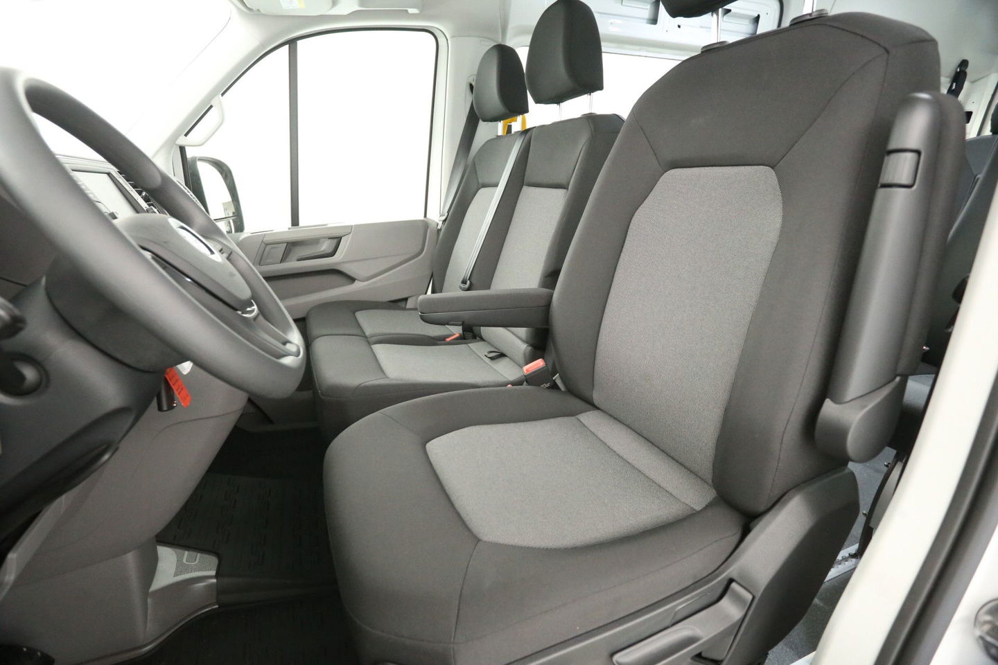 Volkswagen Crafter e-Crafter L3H3 Rolstoelbus | Rolstoellift | INCL BTW & BPM | 8 Persoons Airco Cruise Camera Carplay LED PDC