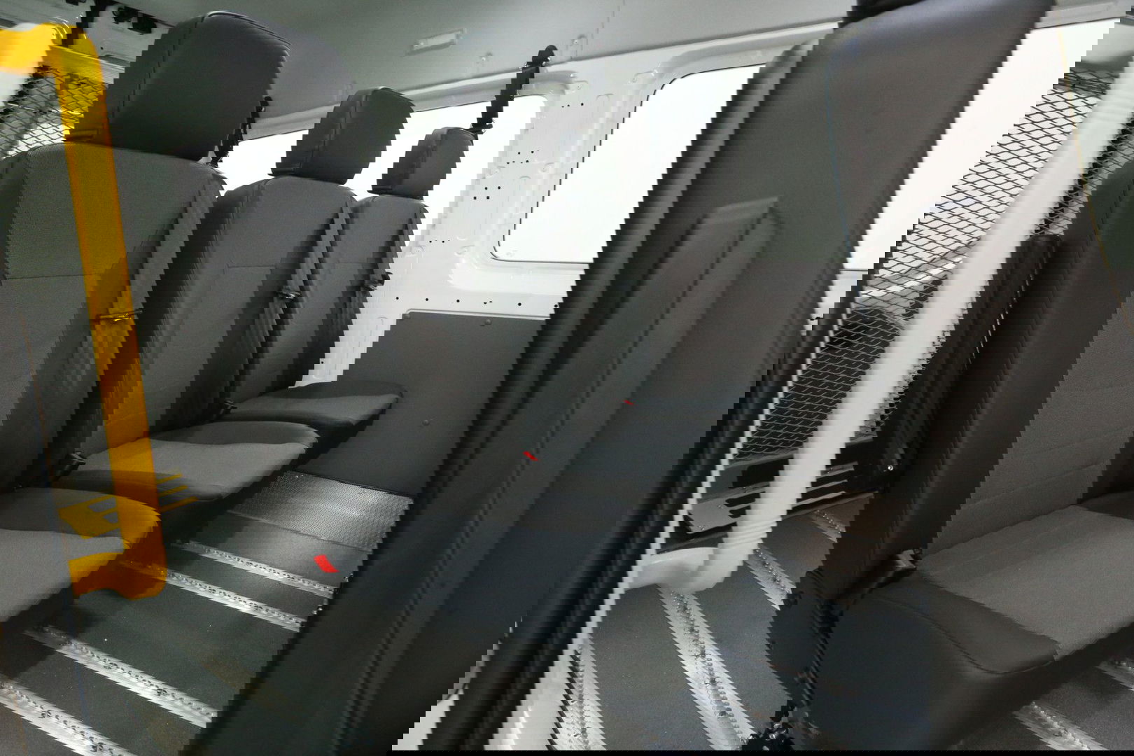 Volkswagen Crafter e-Crafter L3H3 Rolstoelbus | Rolstoellift | INCL BTW & BPM | 8 Persoons Airco Cruise Camera Carplay LED PDC