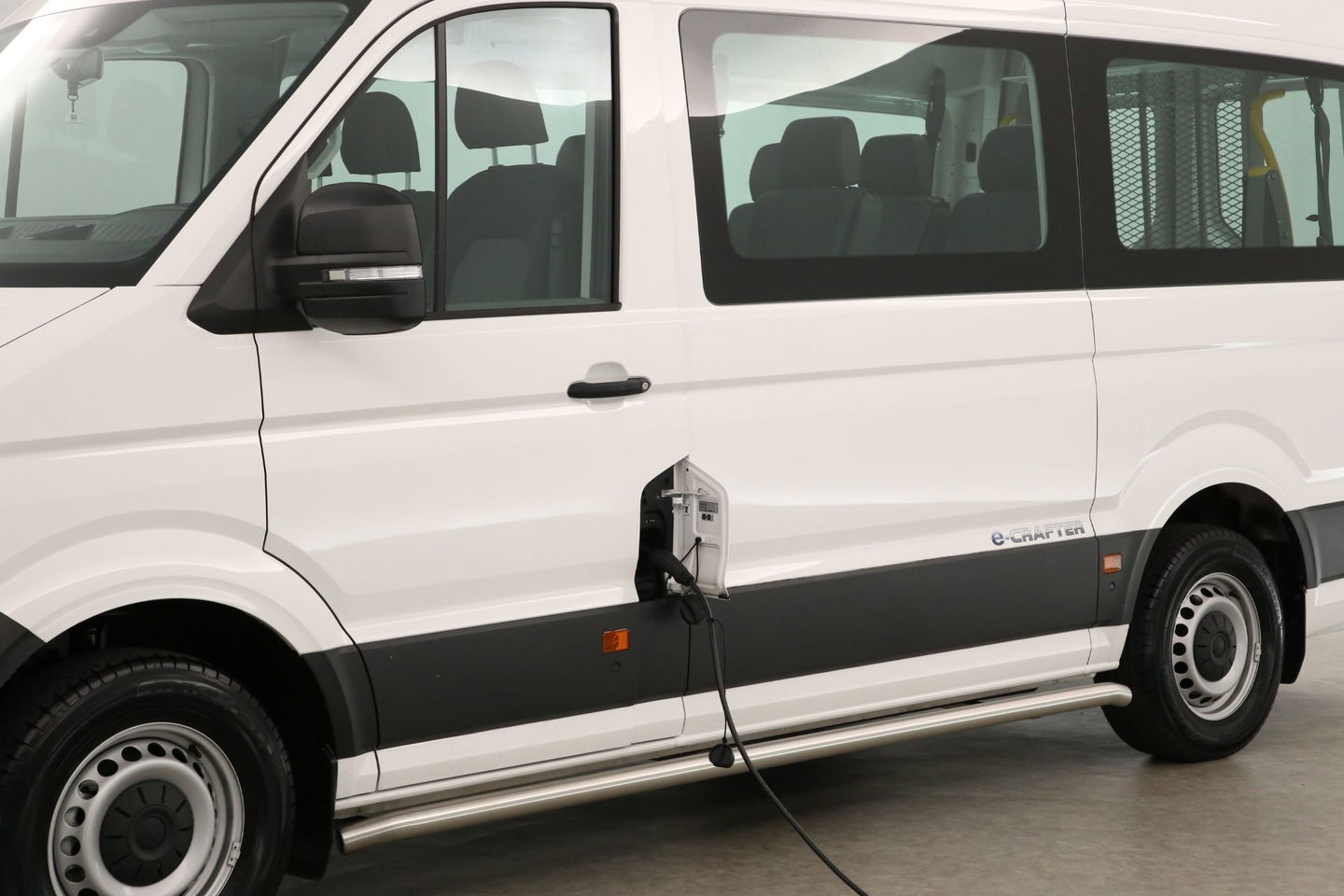 Volkswagen Crafter e-Crafter L3H3 Rolstoelbus | Rolstoellift | INCL BTW & BPM | 8 Persoons Airco Cruise Camera Carplay LED PDC