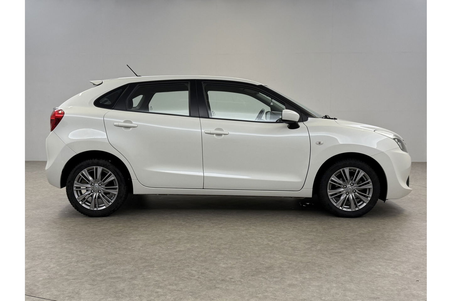 Suzuki Baleno 1.2 Exclusive Airco Cruise LED Parelmoer 16"LMV Stoelverwarming