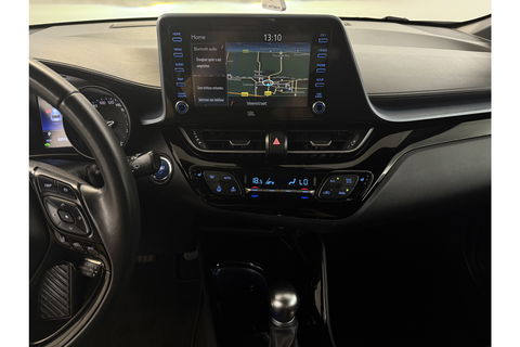 Toyota C-HR Hybrid 2.0 Hybrid Business Plus 217PK JBL Audio Camera Carplay Clima Cruise LED Trekhaak Navi PDC 18"LMV
