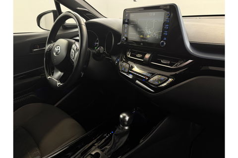 Toyota C-HR Hybrid 2.0 Hybrid Business Plus 217PK JBL Audio Camera Carplay Clima Cruise LED Trekhaak Navi PDC 18"LMV