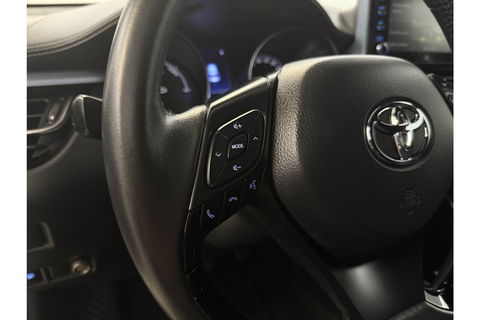 Toyota C-HR Hybrid 2.0 Hybrid Business Plus 217PK JBL Audio Camera Carplay Clima Cruise LED Trekhaak Navi PDC 18"LMV