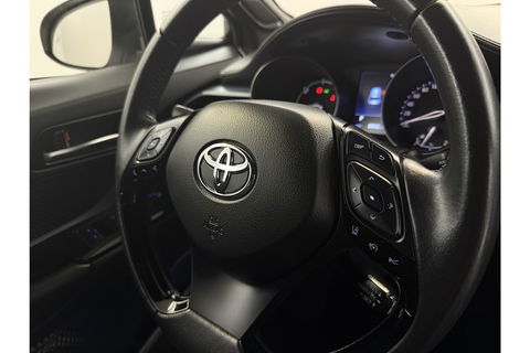 Toyota C-HR Hybrid 2.0 Hybrid Business Plus 217PK JBL Audio Camera Carplay Clima Cruise LED Trekhaak Navi PDC 18"LMV