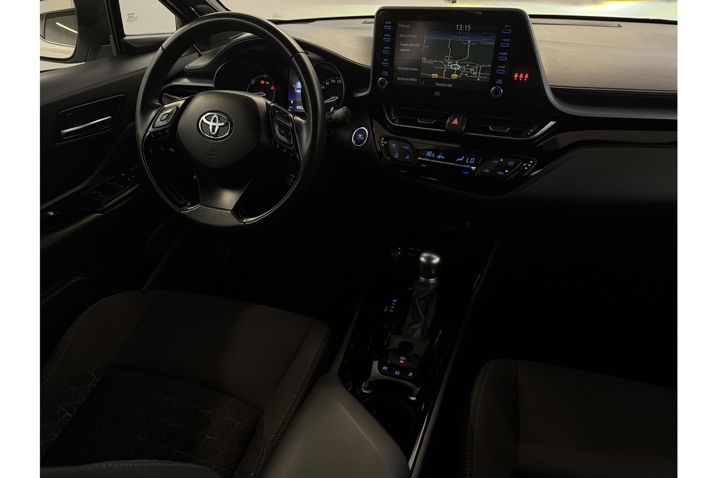 Toyota C-HR Hybrid 2.0 Hybrid Business Plus 217PK JBL Audio Camera Carplay Clima Cruise LED Trekhaak Navi PDC 18"LMV