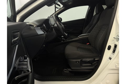 Toyota C-HR Hybrid 2.0 Hybrid Business Plus 217PK JBL Audio Camera Carplay Clima Cruise LED Trekhaak Navi PDC 18"LMV