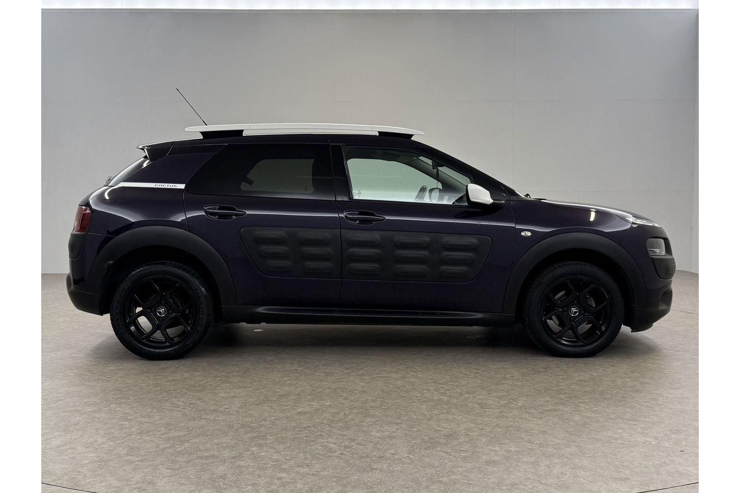 Citroën C4 Cactus 1.6 e-HDi Shine Pano Virtual LED Clima Cruise Camera Navi PDC Trekhaak 16"LMV