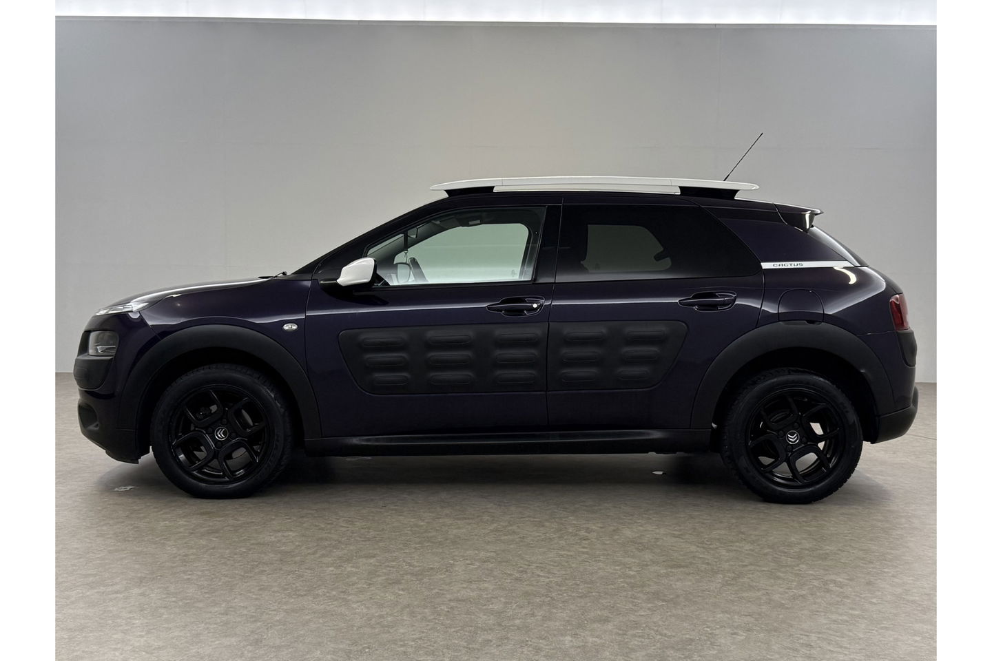 Citroën C4 Cactus 1.6 e-HDi Shine Pano Virtual LED Clima Cruise Camera Navi PDC Trekhaak 16"LMV