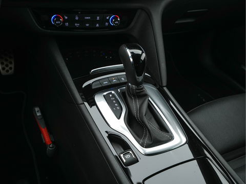 Opel Insignia Sports Tourer 2.0 Turbo GS-Sport-Line Aut. *FULL-LEATHER | BOSE-SOUND | HEAD-UP | ADAPT.CRUISE | FULL-LED | MEMORY-PACK | SPORT/HEATED/COOLED/MASSAGE-SEATS  | NAVI-FULLMAP | GREY-WRAPPED | KEYLESS | CAMERA | CARPLAY | LANE-ASSIST