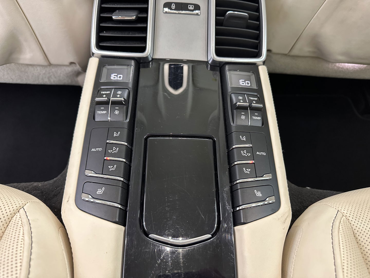 Porsche Panamera 3.0 S E-Hybrid Aut. *SPORT-CHRONO | FULL-LEATHER | FULL-LED | ADAPTIVE-CRUISE | MEMORY-PACK | BOSE-SOUND | TOP-VIEW | KEYLESS | NAVI-FULLMAP | AIR-SUSPENSION | SPORT-SEATS | 20''ALU | ECC | PDC*