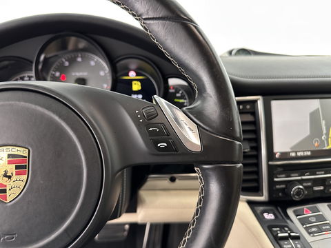 Porsche Panamera 3.0 S E-Hybrid Aut. *SPORT-CHRONO | FULL-LEATHER | FULL-LED | ADAPTIVE-CRUISE | MEMORY-PACK | BOSE-SOUND | TOP-VIEW | KEYLESS | NAVI-FULLMAP | AIR-SUSPENSION | SPORT-SEATS | 20''ALU | ECC | PDC*
