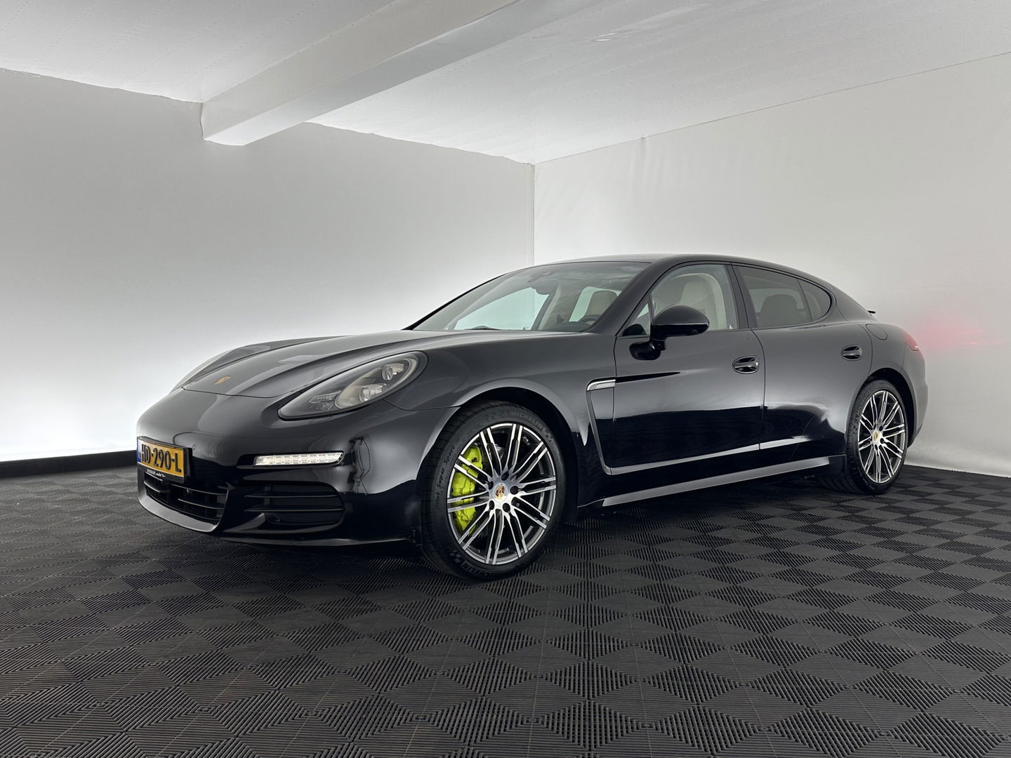 Porsche Panamera 3.0 S E-Hybrid Aut. *SPORT-CHRONO | FULL-LEATHER | FULL-LED | ADAPTIVE-CRUISE | MEMORY-PACK | BOSE-SOUND | TOP-VIEW | KEYLESS | NAVI-FULLMAP | AIR-SUSPENSION | SPORT-SEATS | 20''ALU | ECC | PDC*