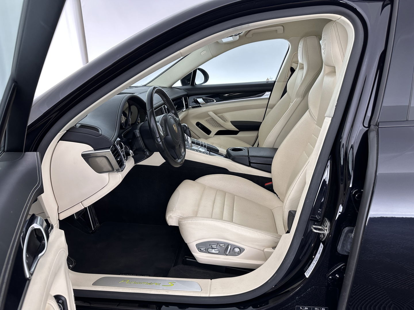 Porsche Panamera 3.0 S E-Hybrid Aut. *SPORT-CHRONO | FULL-LEATHER | FULL-LED | ADAPTIVE-CRUISE | MEMORY-PACK | BOSE-SOUND | TOP-VIEW | KEYLESS | NAVI-FULLMAP | AIR-SUSPENSION | SPORT-SEATS | 20''ALU | ECC | PDC*
