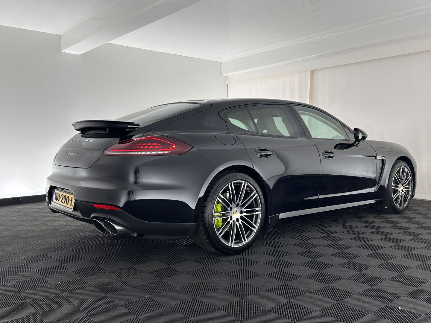 Porsche Panamera 3.0 S E-Hybrid Aut. *SPORT-CHRONO | FULL-LEATHER | FULL-LED | ADAPTIVE-CRUISE | MEMORY-PACK | BOSE-SOUND | TOP-VIEW | KEYLESS | NAVI-FULLMAP | AIR-SUSPENSION | SPORT-SEATS | 20''ALU | ECC | PDC*