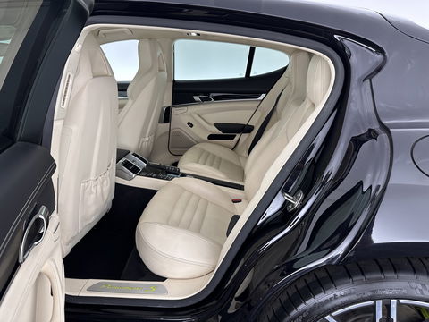 Porsche Panamera 3.0 S E-Hybrid Aut. *SPORT-CHRONO | FULL-LEATHER | FULL-LED | ADAPTIVE-CRUISE | MEMORY-PACK | BOSE-SOUND | TOP-VIEW | KEYLESS | NAVI-FULLMAP | AIR-SUSPENSION | SPORT-SEATS | 20''ALU | ECC | PDC*
