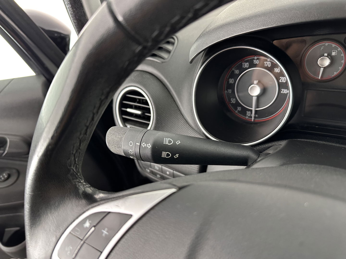Fiat Punto Evo 1.3 M-Jet Street *AIRCO | CRUISE | COMFORT-SEATS | PDC | TOWBAR*